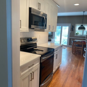 Edgewood Door Style in Chalk White Edgewood Door Style in Chalk White